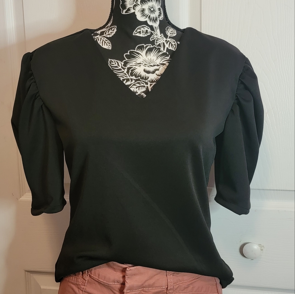 Ashley Top Puffed-sleeve Medium to Large -Black